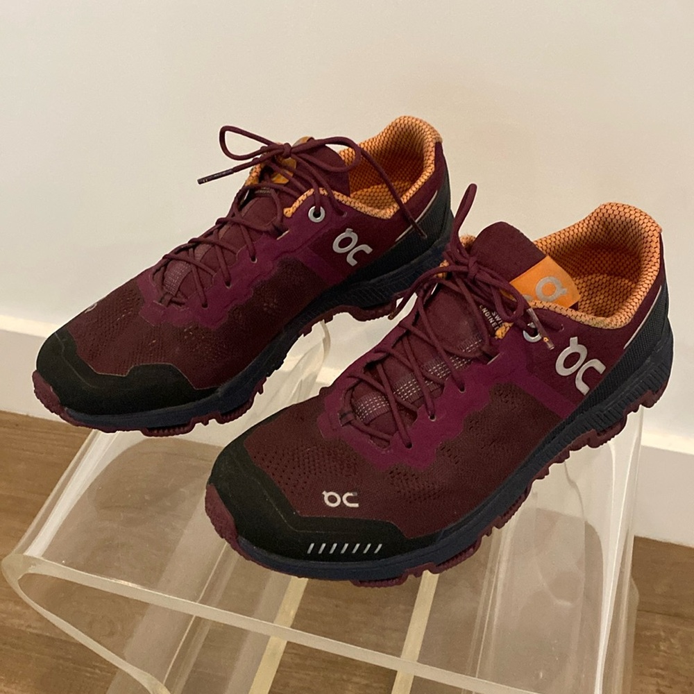 On Running Cloudventure
Mulberry Salmon Running Trail Shoe
